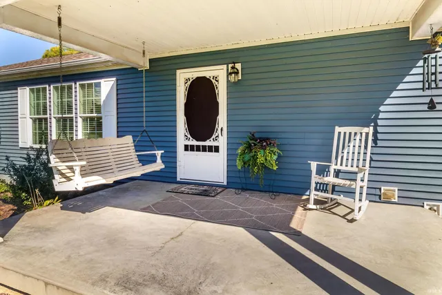 $369,900 | 1810 North Prullage Road, Vincennes, IN 47591