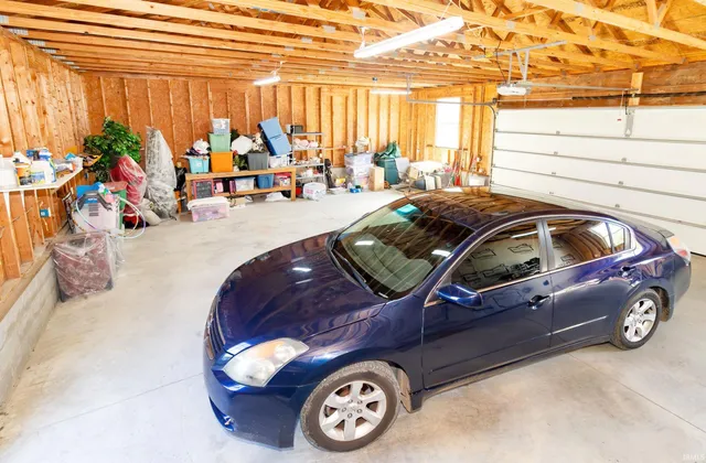 $369,900 | 1810 North Prullage Road, Vincennes, IN 47591