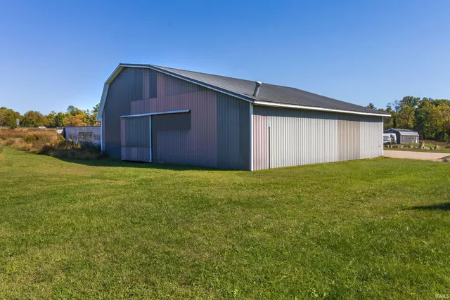 $369,900 | 1810 North Prullage Road, Vincennes, IN 47591