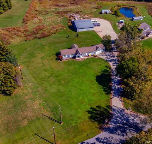 $369,900 | 1810 North Prullage Road, Vincennes, IN 47591