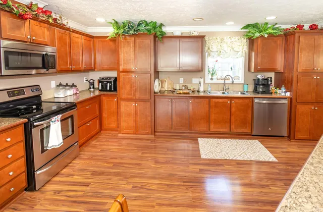 $369,900 | 1810 North Prullage Road, Vincennes, IN 47591