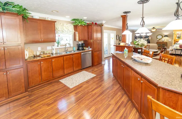 $369,900 | 1810 North Prullage Road, Vincennes, IN 47591