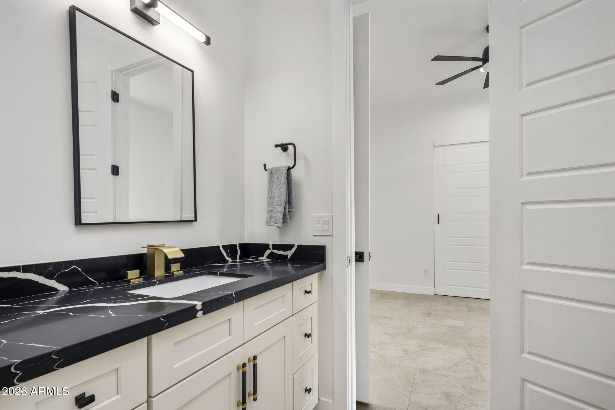 707 East Ocotillo Road Phoenix, AZ 85014 - Photo 16 of 31 Bathroom #2