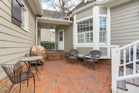 $725,000 | 107 Quarterpath, Cary, NC 27518