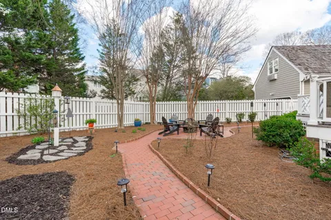 $725,000 | 107 Quarterpath, Cary, NC 27518