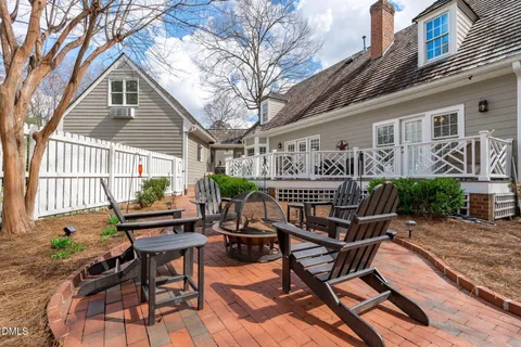 $725,000 | 107 Quarterpath, Cary, NC 27518