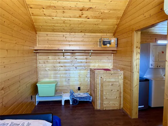 a view of an outdoor space