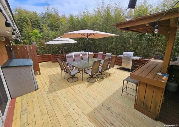 $6,000 | 892 Evergreen Walk, Ocean Beach, NY 11770