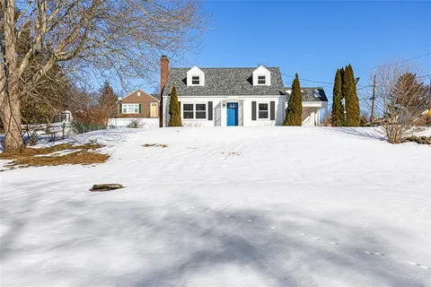$499,000 | 26 Country Hill Road, Cumberland, RI 02864