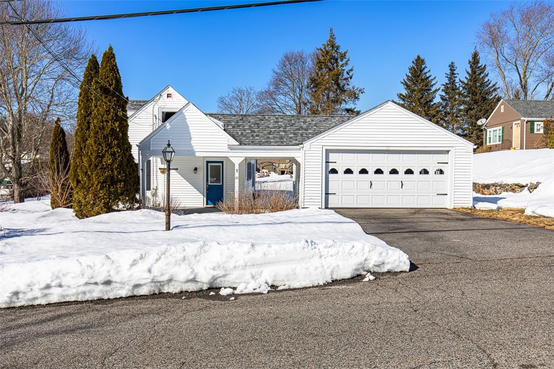 26 Country Hill Road Cumberland, RI 02864 - Photo 2 of 32