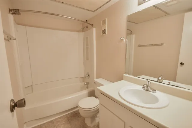 $995 | 12905 Woodforest Boulevard, Unit 608, Houston, TX 77015