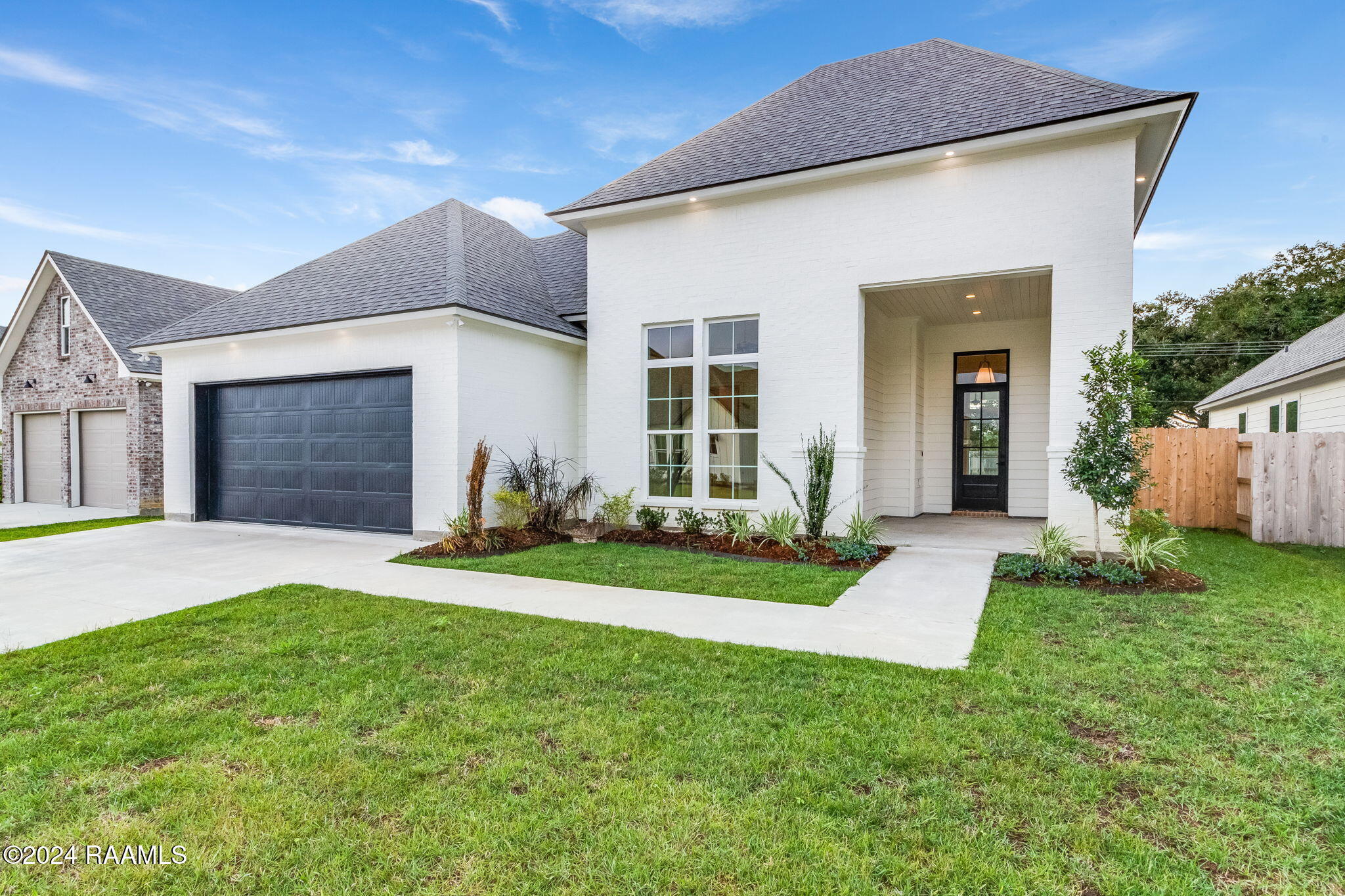 304 Sunshine Rise Drive Broussard, LA 70518 - Photo 2 of 28 24-web-or-mls-304 Sunshine Rise Dr-24