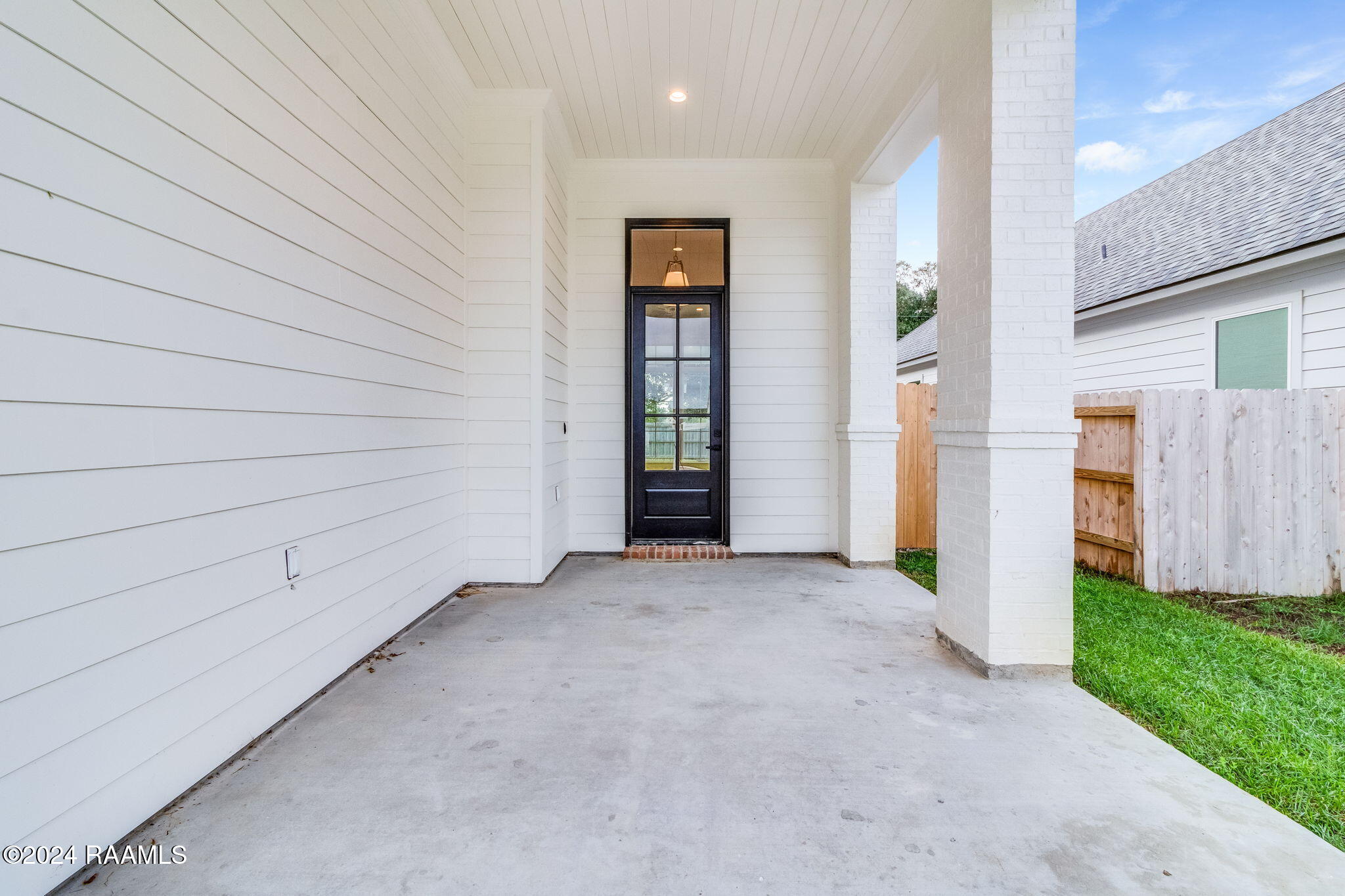 304 Sunshine Rise Drive Broussard, LA 70518 - Photo 3 of 28 23-web-or-mls-304 Sunshine Rise Dr-23