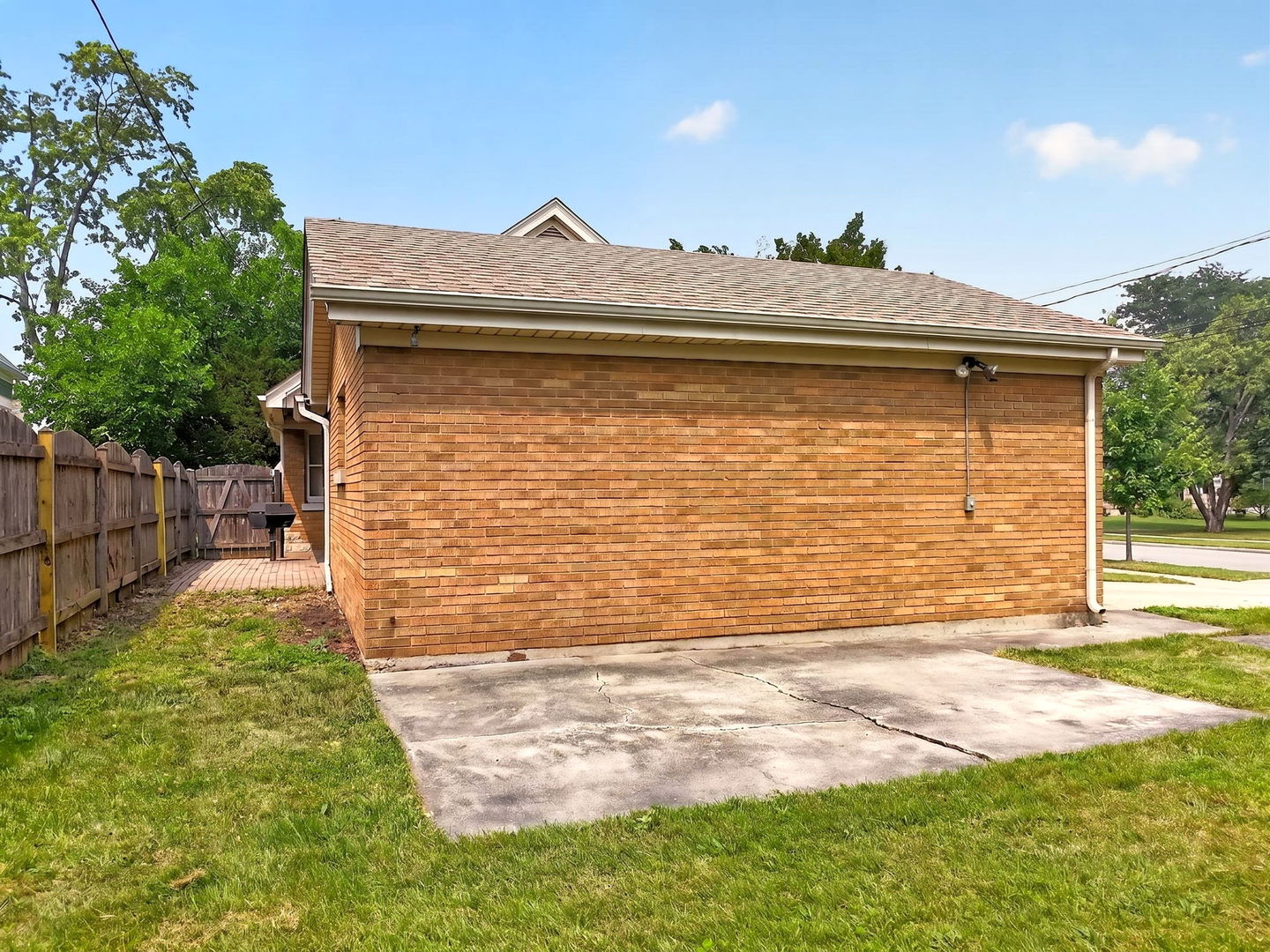 649 North Spring Street Elgin, IL 60120 - Photo 36 of 41 Gallery Image 36