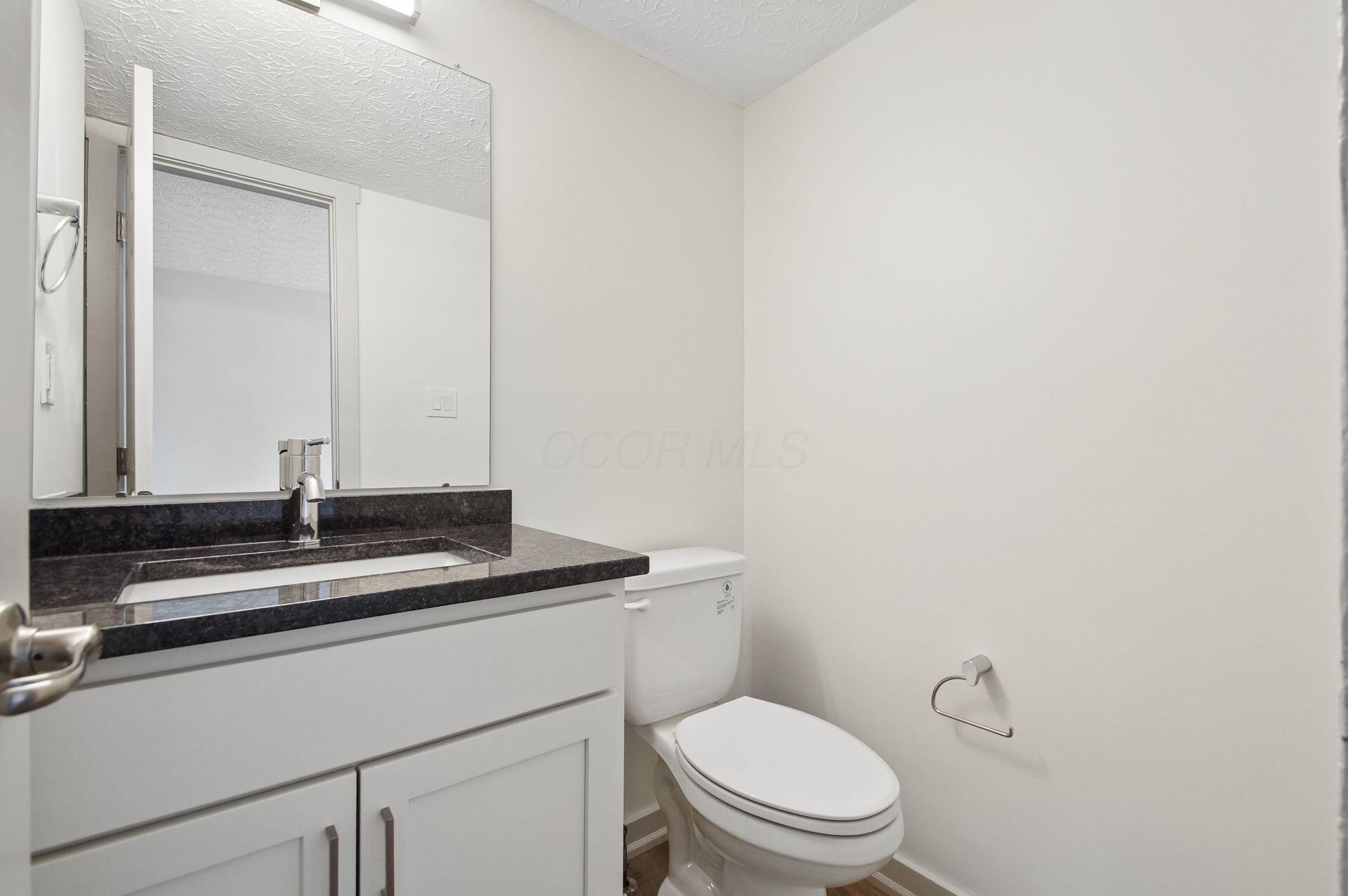 408 Edinburgh Road Dublin, OH 43017 - Photo 24 of 38 024_7fd31a_M 408 Edinburgh058