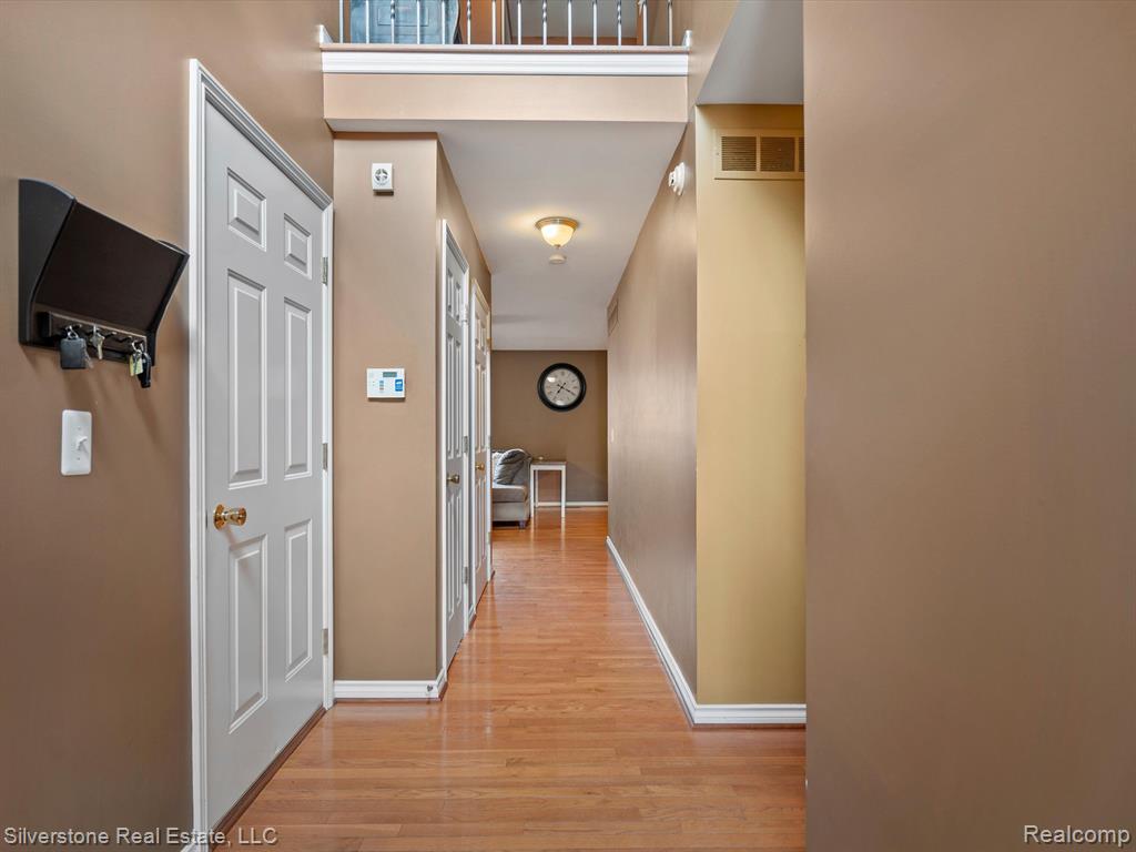 3759 Alida Avenue Rochester, MI 48309 - Photo 4 of 34