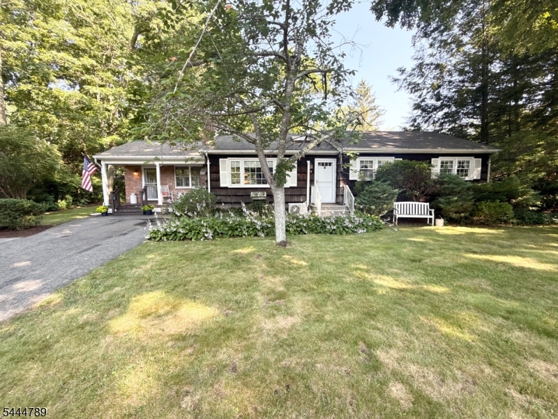 2 Mohican Trail Oak Ridge, NJ 07438 - Photo 3 of 15