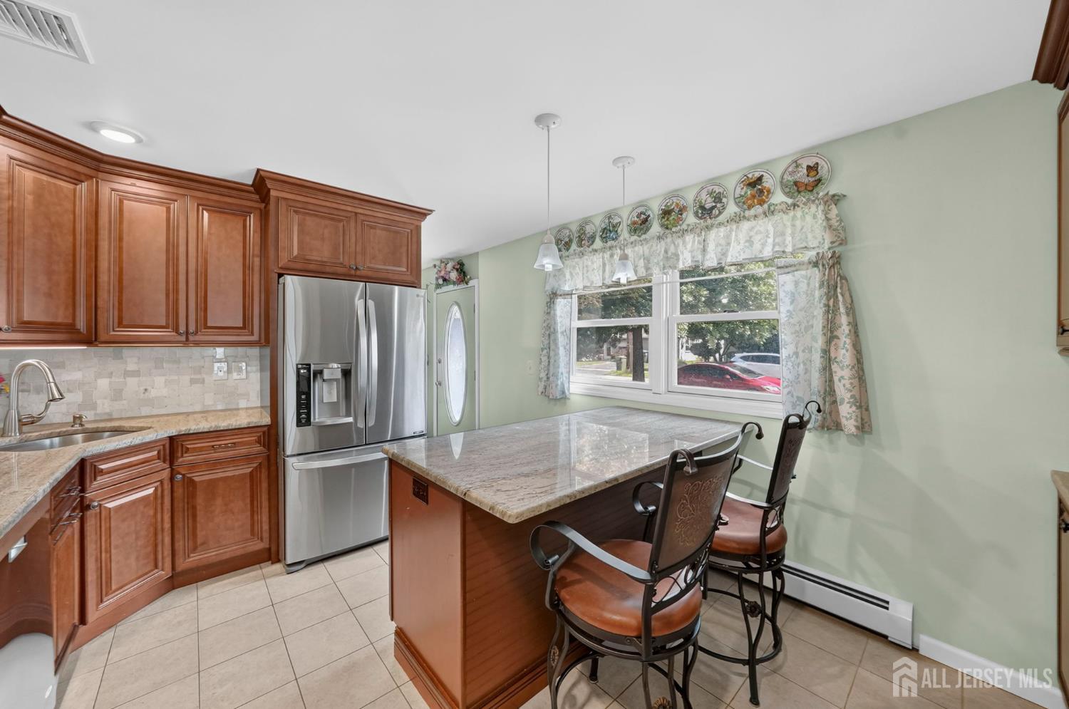 41 Weldon Road Edison, NJ 08817 - Photo 7 of 51