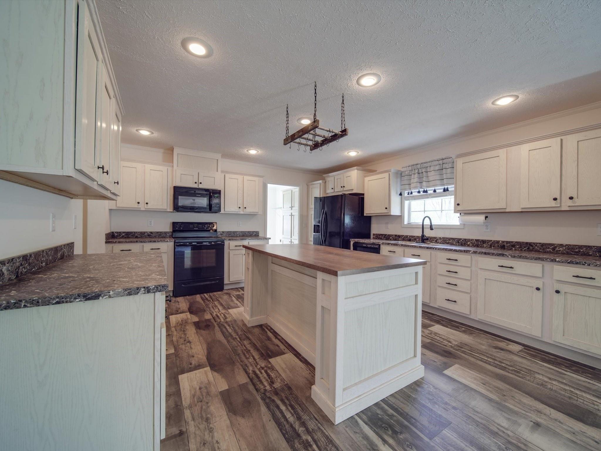 8180 Malibu Road Mount Pleasant, NC 28124 - Photo 6 of 20 Gallery Image 6