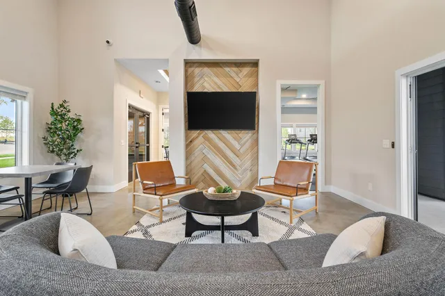 $3,725 | 1165 Dundalk Trail, St. Paul, MN 55129