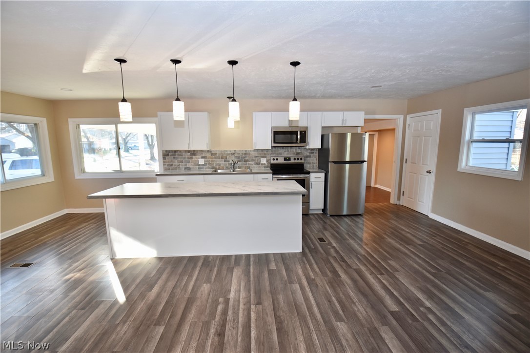 862 Dawson Road Akron, OH 44320 - Photo 4 of 23 Gallery Image 4