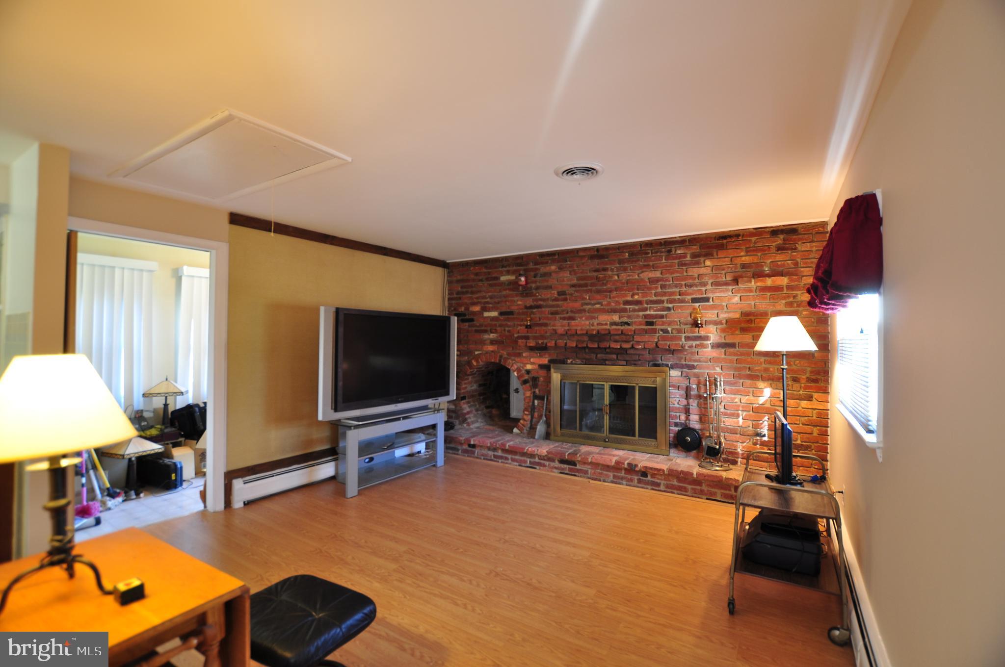 7909 Rocky Road Gaithersburg, MD 20882 - Photo 16 of 31 Family Room Fireplace!