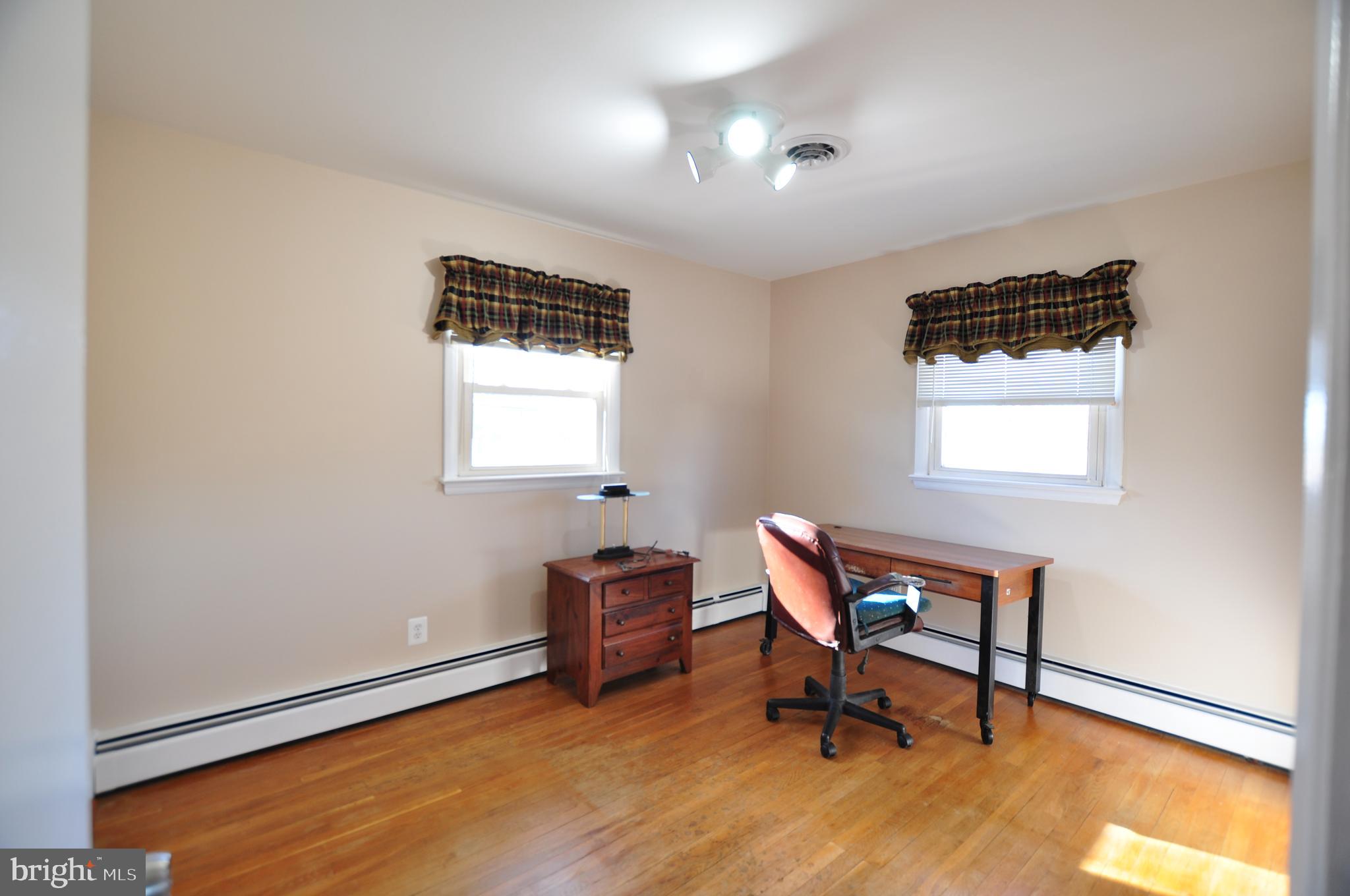 7909 Rocky Road Gaithersburg, MD 20882 - Photo 19 of 31 Bedroom #2!