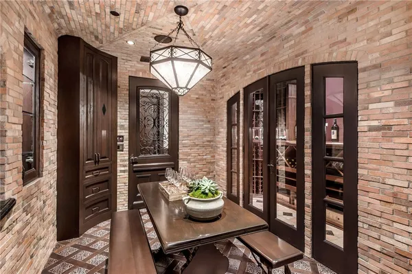 $18,900,000 | 500 North Poinsettia Avenue, Manhattan Beach, CA 90266