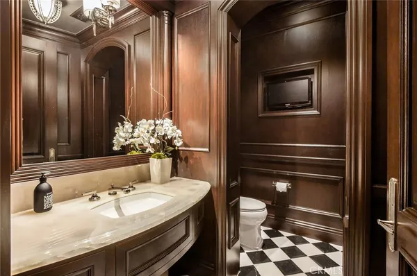 $18,900,000 | 500 North Poinsettia Avenue, Manhattan Beach, CA 90266