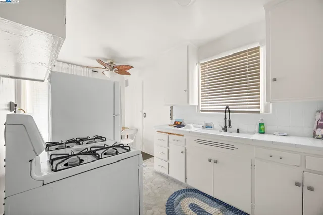 $1,085,000 | 2790 Sacramento Street, Berkeley, CA 94702