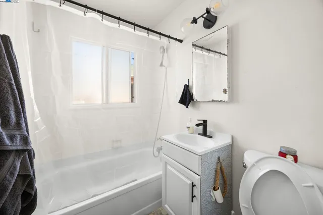 $1,085,000 | 2790 Sacramento Street, Berkeley, CA 94702