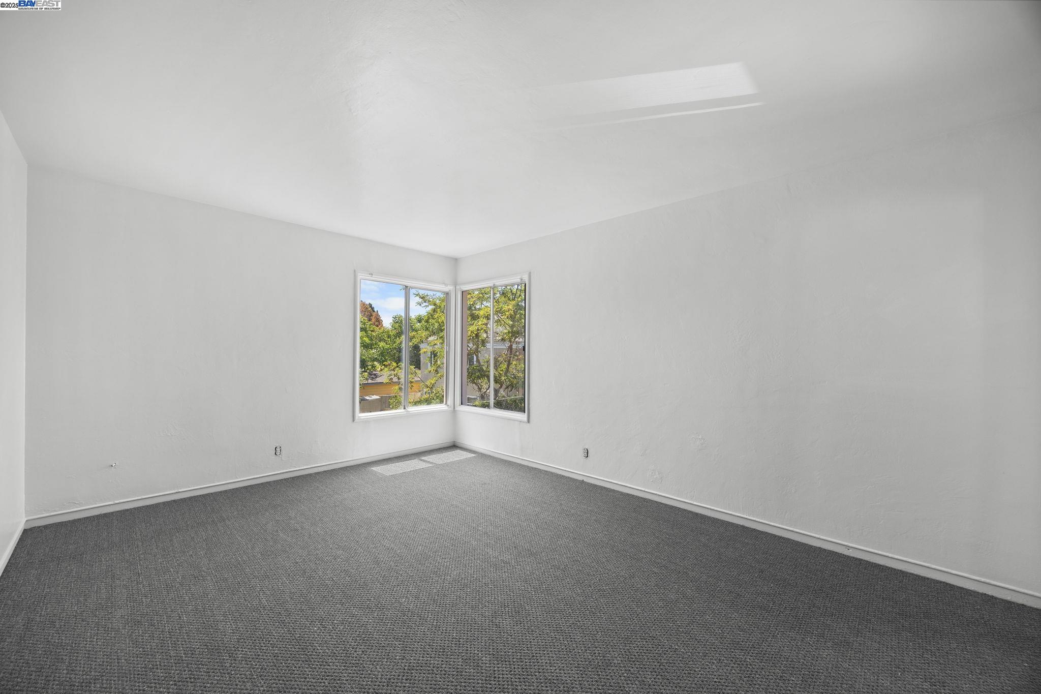 2790 Sacramento Street Berkeley, CA 94702 - Photo 10 of 18