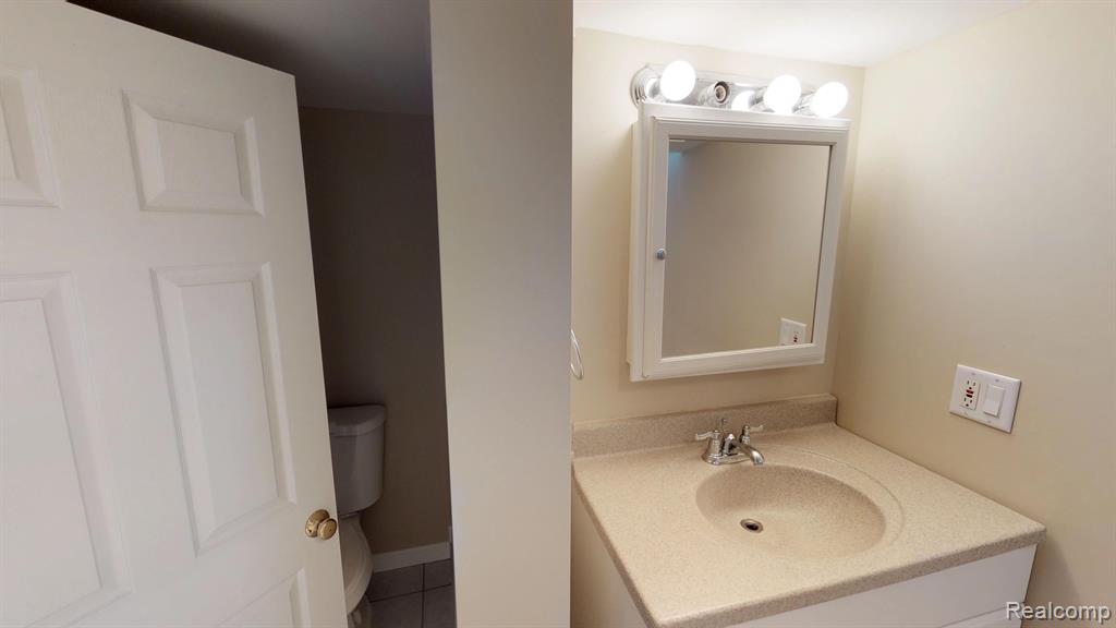 46707 Maidstone Road Canton, MI 48187 - Photo 31 of 33