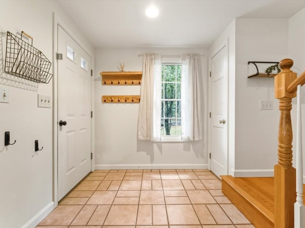 81 Dodge Road Sutton, MA 01590 - Photo 20 of 38