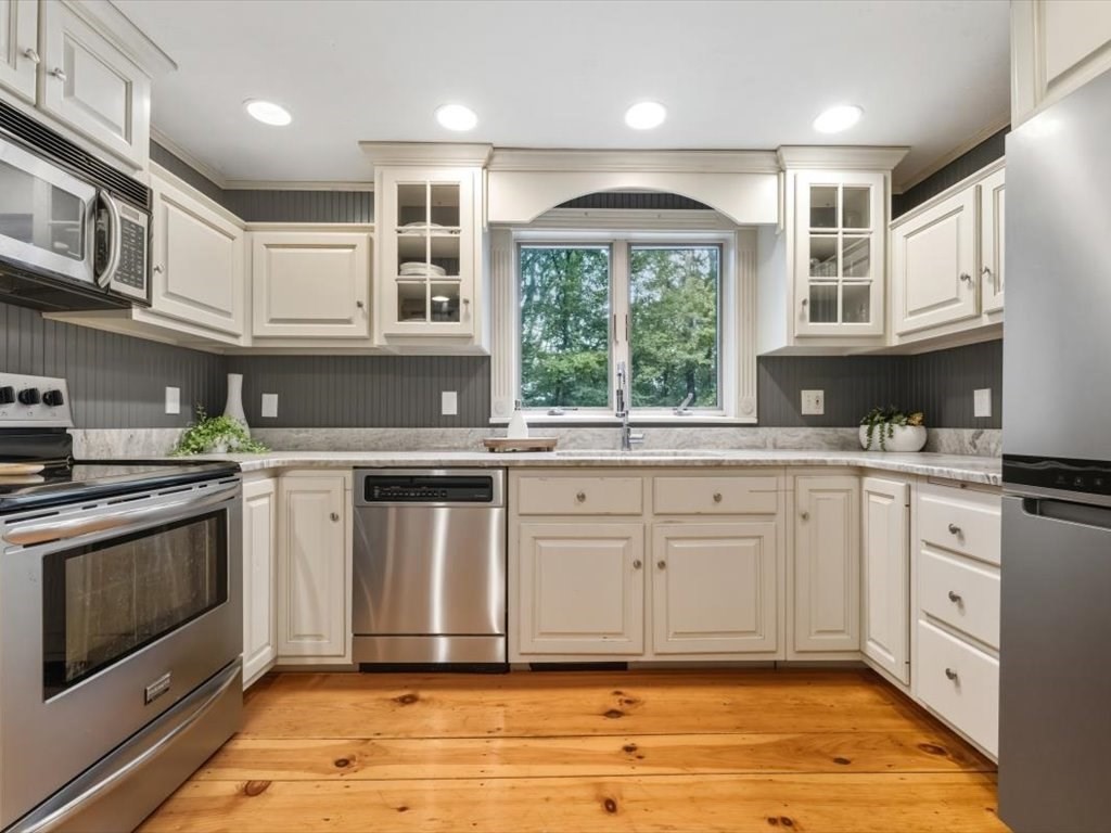 81 Dodge Road Sutton, MA 01590 - Photo 4 of 38