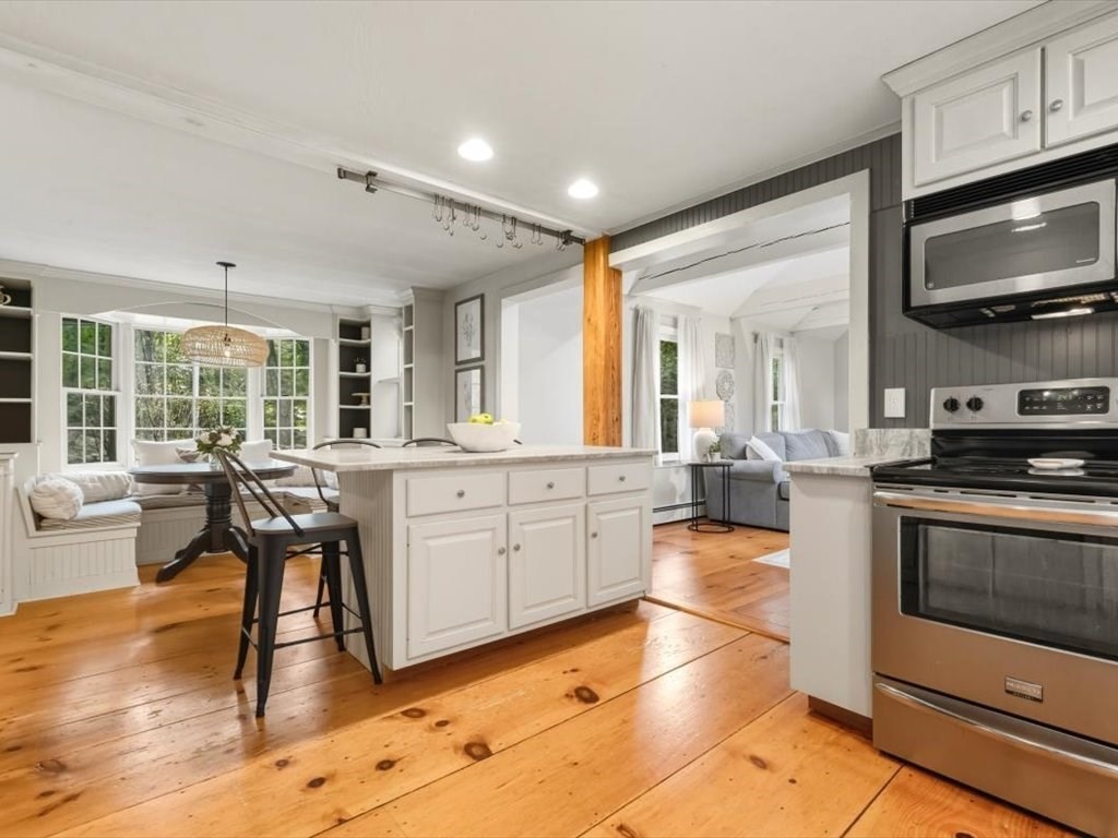 81 Dodge Road Sutton, MA 01590 - Photo 7 of 38