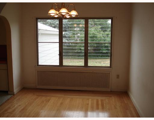 17 Stevens Road Cranston, RI 02910 - Photo 5 of 7 Dining Room.