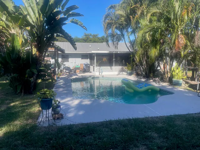 $395,000 | 1138 Southwest 33rd Street, Palm City, FL 34990