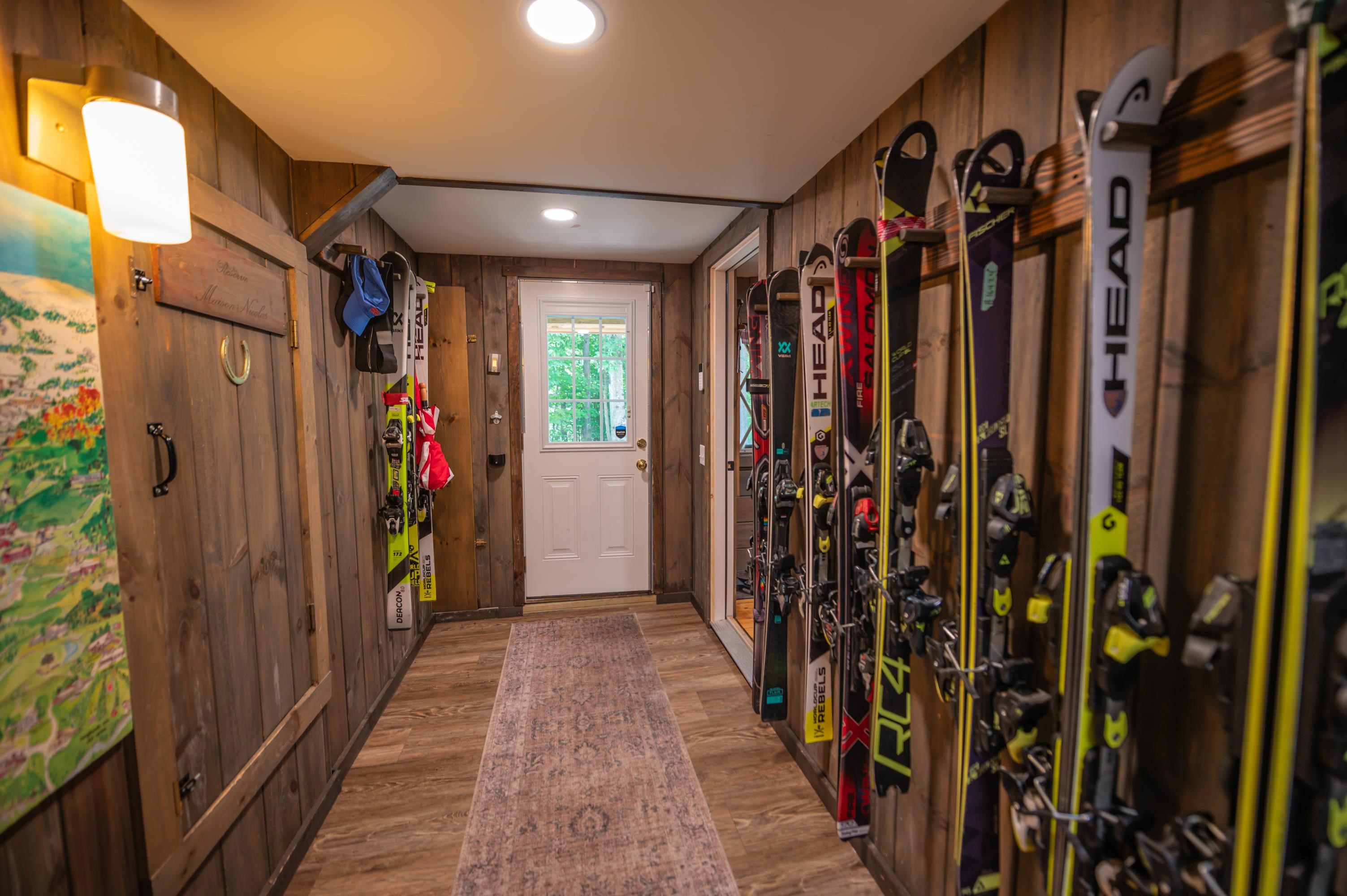 4 Sunnyside Road West Dover, VT 05356 - Photo 19 of 20 Gallery Image 19