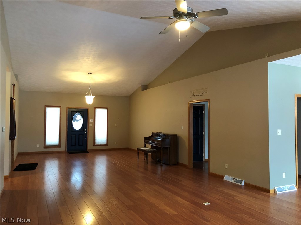70153 Crescent Road St. Clairsville, OH 43950 - Photo 7 of 31