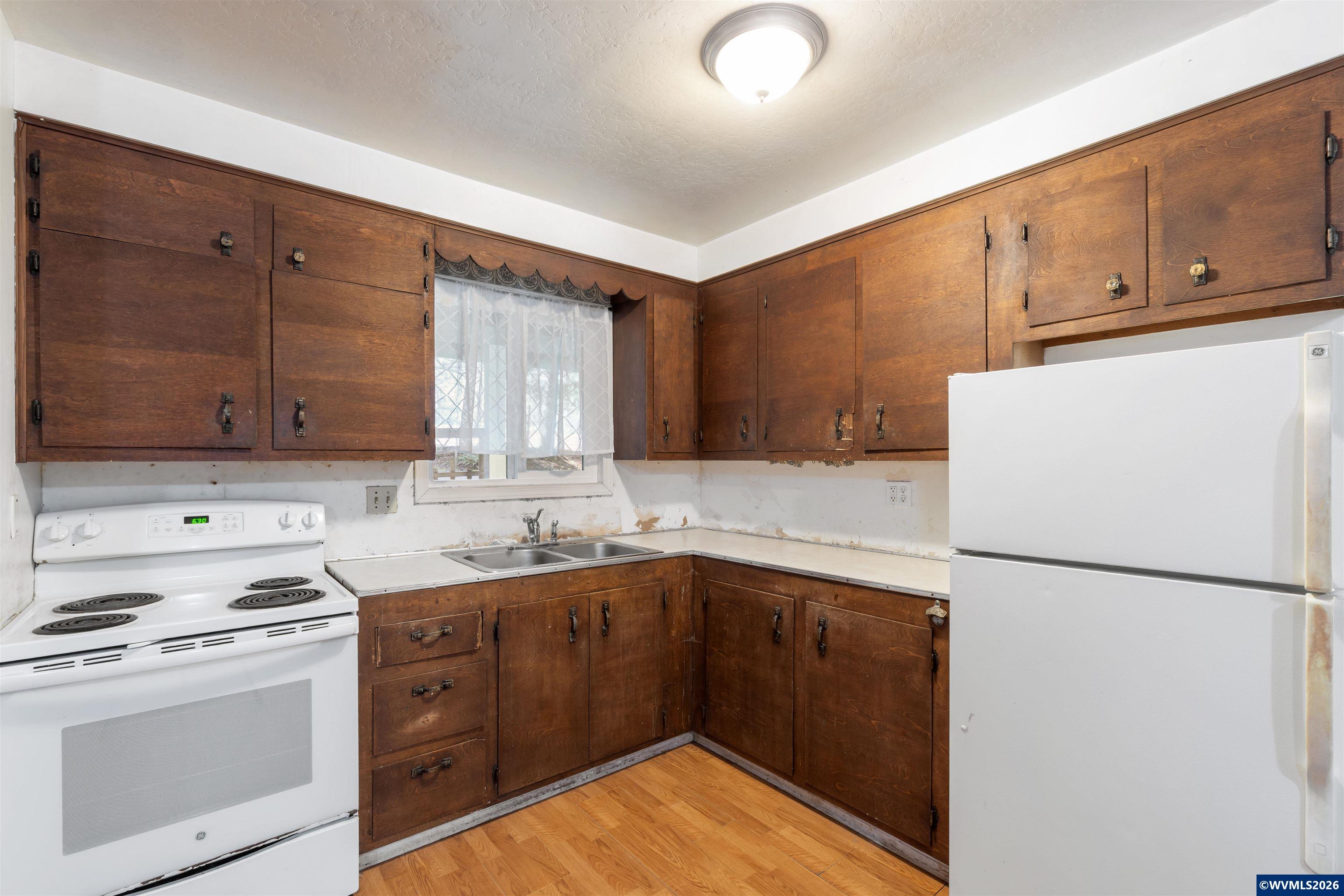 23939 Raze Road Elmira, OR 97437 - Photo 17 of 46