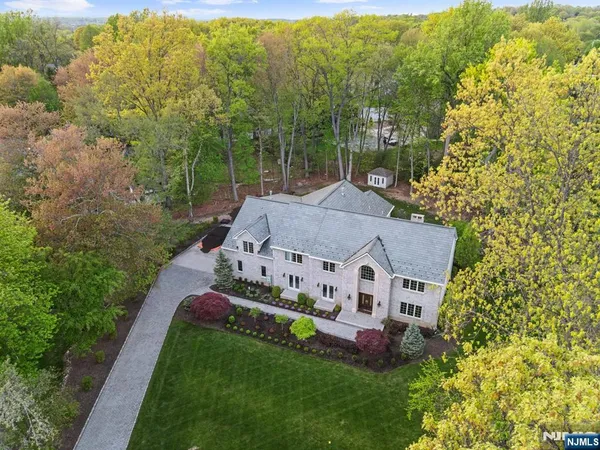 $2,890,000 | 7 Orchard Lane, Old Tappan, NJ 07675
