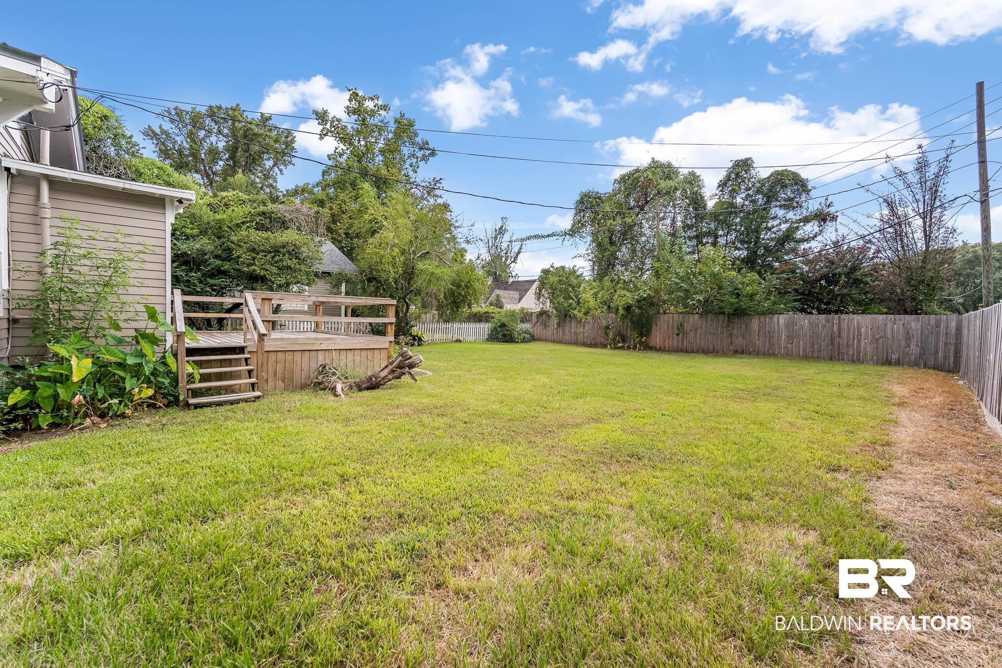 106 Macy Place Mobile, AL 36604 - Photo 21 of 24 Side/Backyard
