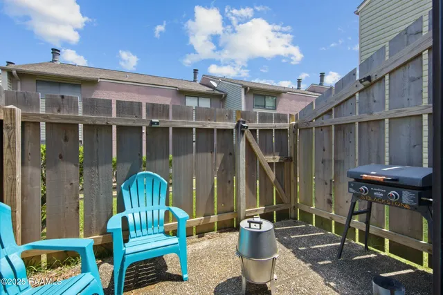 $1,300 | 110 West Bayou Parkway, Unit 401, Lafayette, LA 70503