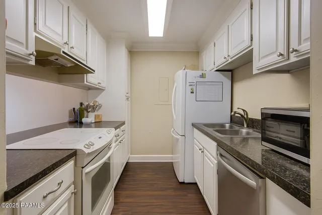 $1,300 | 110 West Bayou Parkway, Unit 401, Lafayette, LA 70503