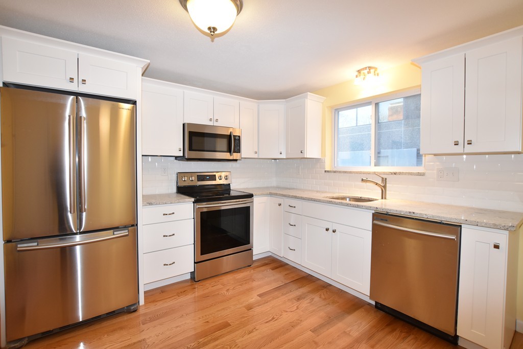 151 Overland Road, Unit 2 Waltham, MA 02451 - Photo 3 of 15 Gallery Image 3