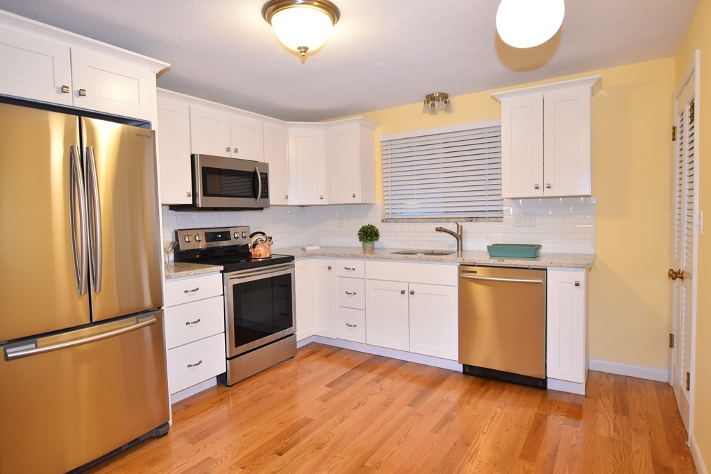 151 Overland Road, Unit 2 Waltham, MA 02451 - Photo 5 of 15 Gallery Image 5