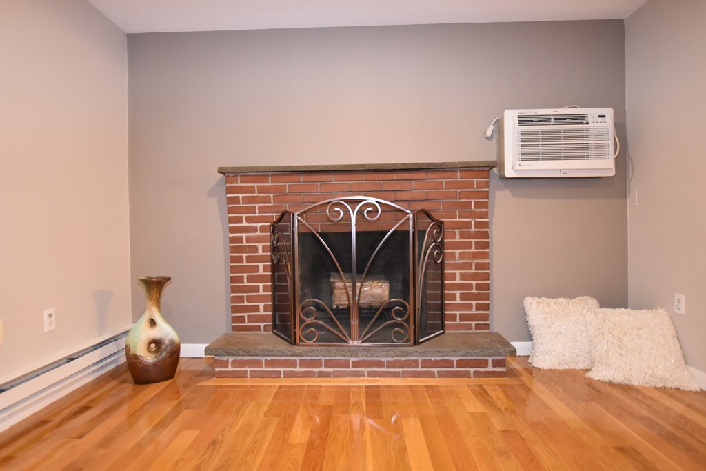 151 Overland Road, Unit 2 Waltham, MA 02451 - Photo 7 of 15 Gallery Image 7