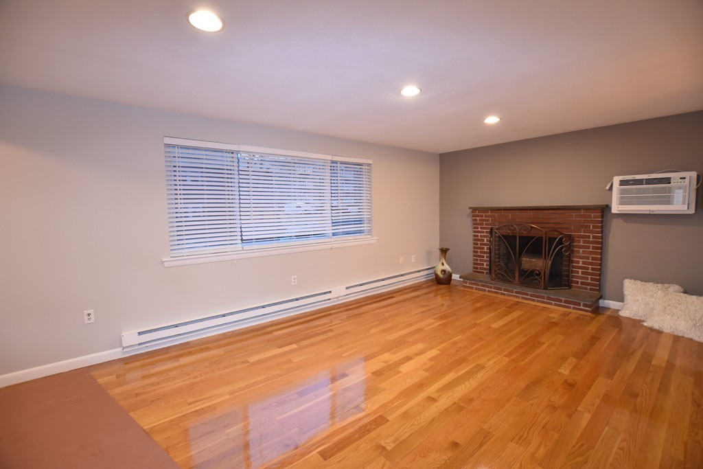 151 Overland Road, Unit 2 Waltham, MA 02451 - Photo 9 of 15 Gallery Image 9