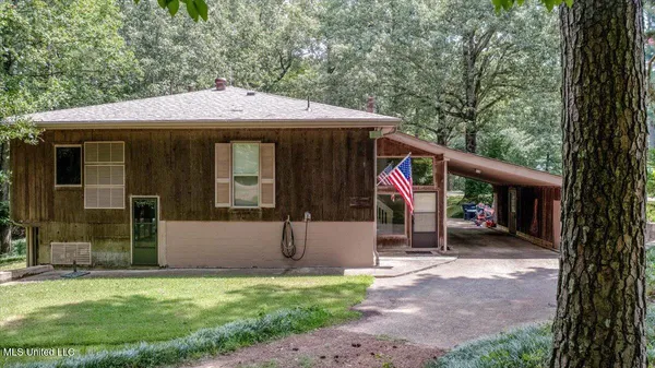 $299,900 | 19 Autumn Drive, Coldwater, MS 38618